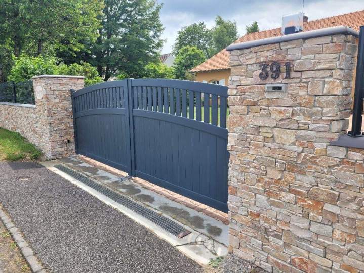 Portails robustes et esthétiques, fabriqués et posés par nos soins